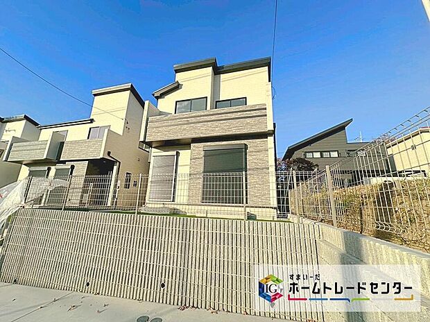 東急田園都市線「江田」駅まで徒歩11分☆
全3棟 新築分譲住宅♪早くもラスト1棟です!