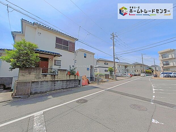 全面道路が広い為、採光良好です☆
