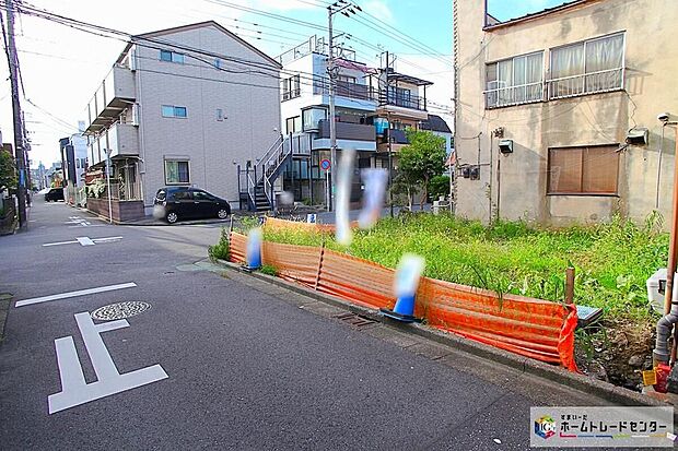 角地ですので陽当たり良好☆「東大島小学校」まで徒歩5分!また公園、保育園、幼稚園、スーパーが徒歩4分圏内に揃います!暮らしやすい住環境が魅力です☆