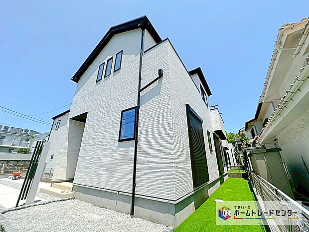 【現地外観写真】東急田園都市線「たまプラーザ」駅まで徒歩20分　東急田園都市線・ブルーライン線「あざみ野」駅まで徒歩20分　コンビニまで徒歩1分です！