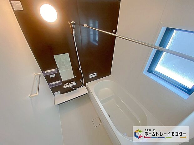 【【浴室換気乾燥機】】雨の日や冬場のお洗濯に嬉しい装備。洗濯物を乾かすだけでなく、入浴後に換気機能で湿気を排出できるためカビの防止にもなります。