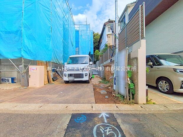 【現地外観写真】リビング広々２０．２５帖、ゆとりの４LDKプランです☆子育て家族に人気の”対面式キッチン＆リビングイン階段”採用♪

