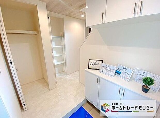 【玄関】家の中でお客様を迎える最初の場所である玄関は、家の印象そのものです！豊富な玄関収納で、常に綺麗に保つことが出来ます♪