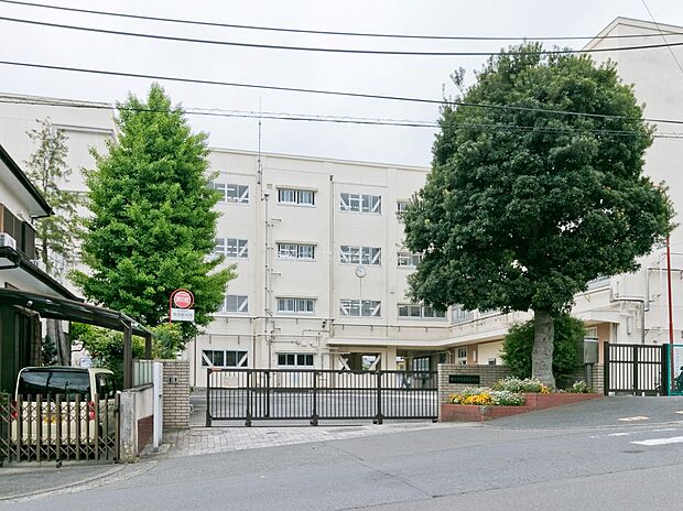 横浜市立奈良小学校(約1,140m)