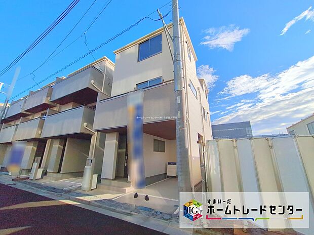 【現地外観写真】強烈な日差しや、雨風、ホコリなどから大切な車を守るビルトインガレージです♪