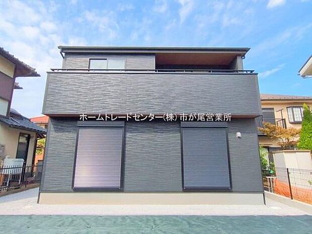 【現地外観写真】■　建物完成しております！ぜひ現地に足をお運びください♪　■
「まずは資料だけ」というお客様も大歓迎です！ページ右上オレンジ色のボタン【　資料請求（無料）　】をクリック♪