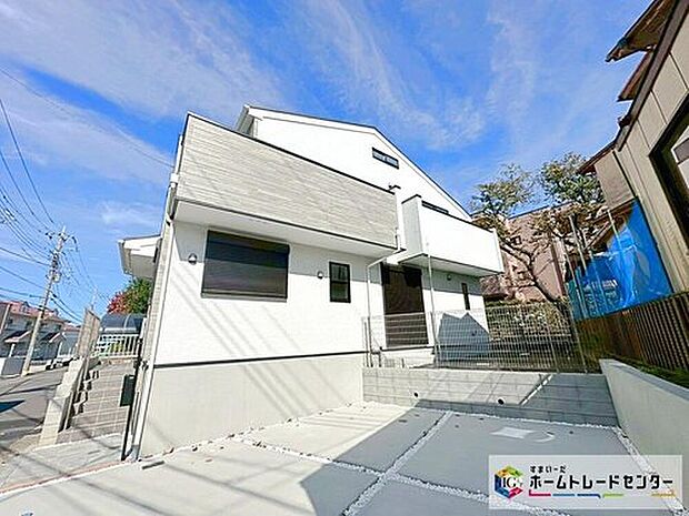 【現地外観写真】敷地面積45坪超☆カースペース並列2台分&庭スペースございます♪
リビング広々17.38帖、4LDK+Sプランです!パントリー付♪