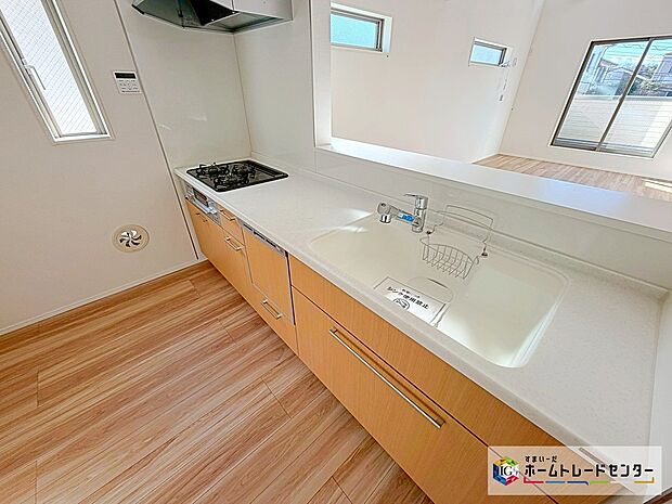 【キッチン】☆　キッチン　☆
対面式のキッチンですので、リビングで寛ぐご家族をいつも感じられます。会話を楽しみながら家事ができます。