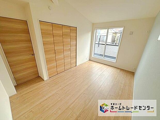 【☆　居室　☆】たっぷりの収納をご用意しております！居室の全空間を有効活用でき、いつでもお部屋をすっきりとお使い頂けます♪自分好みのお部屋で、ゆったりお寛ぎ頂けますよ！

