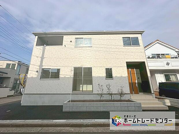 【現地外観写真】瀬谷第二小学校　徒歩約１８分　
下瀬谷中学校　徒歩約２２分
周辺は静かで落ち着いた雰囲気の住宅街です。穏やかで快適にお過ごし頂けそうです。(2号棟)