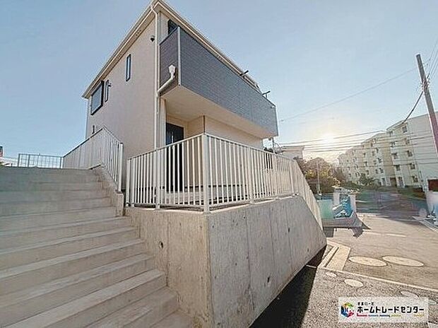 【前面道路含む現地写真】「オーケー」まで徒歩7分♪「ローソン」まで徒歩7分♪「ウェルシア」まで徒歩8分♪毎日のお買い物も安心です☆