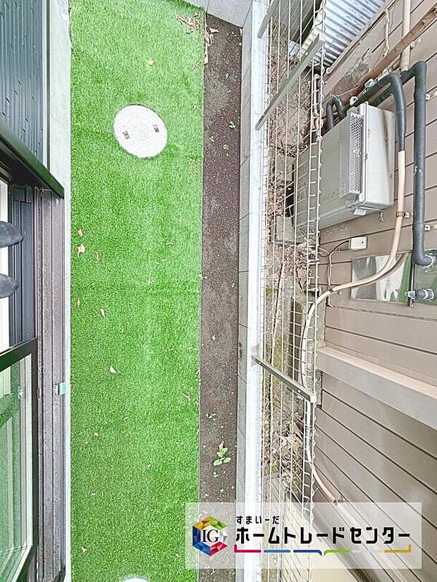 【庭】庭スペースも確保。お子様の遊び場としてや、ガーデニングなどいろいろと楽しみが増えそうです。