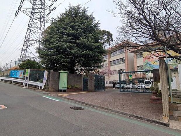 川崎市立有馬中学校（約1,360m）