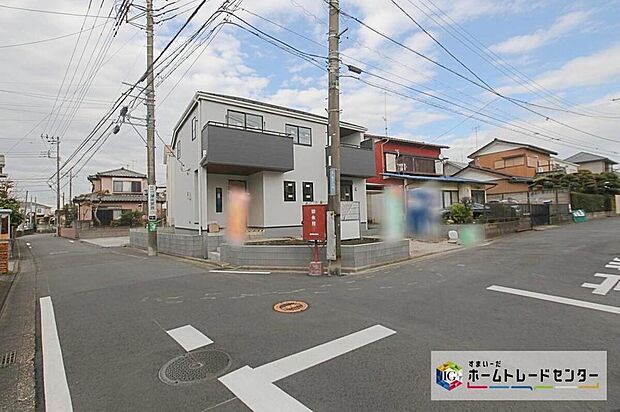 【前面道路含む現地写真】敷地47坪!カースペース並列2台分&お庭スペースもございます♪
リビング広々20帖!収納たっぷり、ゆとりの4LDKプランです☆