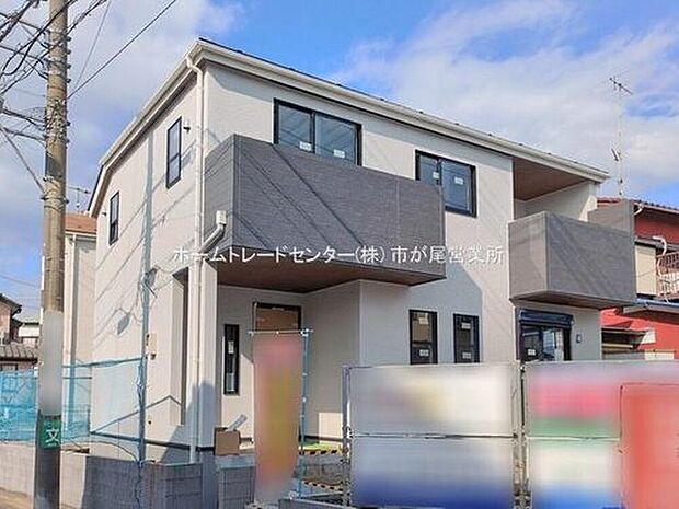 【現地外観写真】■ 建物まもなく完成いたします!ぜひ現地に足をお運びください♪ ■
「まずは資料だけ」というお客様も大歓迎です!ページ右上オレンジ色のボタン【 資料請求(無料) 】をクリック♪