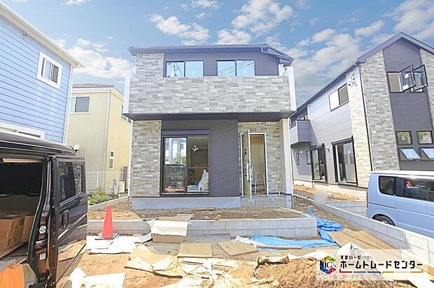 【現地外観写真】敷地面積４６坪！カースペース２台分ございます☆
リビング２０帖超、収納豊富な４LDKプランです！