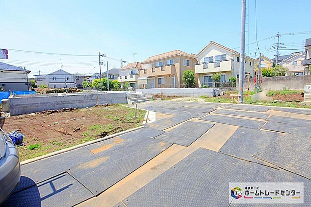 【前面道路含む現地写真】全棟 敷地面積37坪超、カースペース1台分ございます♪3LDK~4LDKプラン、多彩な住空間プランをご用意!
現地をご覧いただきながら、住まいの夢をお聞かせください♪