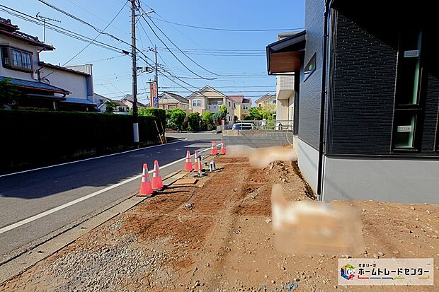 【前面道路含む現地写真】閑静な住宅街に立地します☆
前面道路は開放感溢れる６．５ｍ幅、陽当り・通風良好です♪