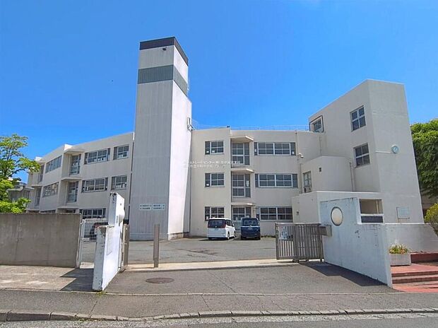 横浜市立川和中学校(約1,000m)