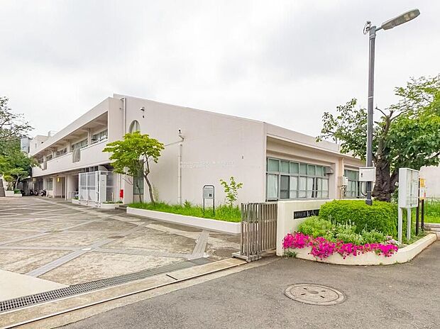 横浜市立高田中学校（約795m）