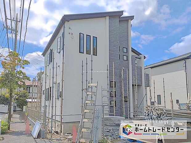 【現地外観写真】閑静な住宅街に立地します!前面道路は開放感溢れる5~10m幅!陽当たり・通風良好です♪