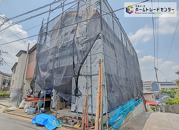【現地外観写真】限定1棟 新築分譲住宅です☆洗練されたデザイン、ゆとりの広さを誇る魅力あふれる邸宅です。