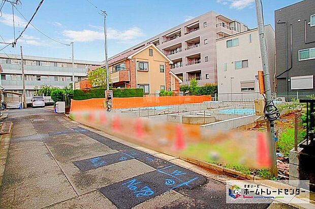【前面道路含む現地写真】南道路に面しますので、陽当り・通風良好です♪
生活便利！コンビニやスーパー、郵便局が徒歩８分圏内に揃います！