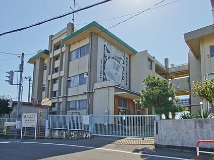 田間宮小学校 750m(徒歩10分)