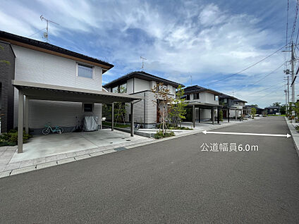 庭とのつながりを楽しむ家