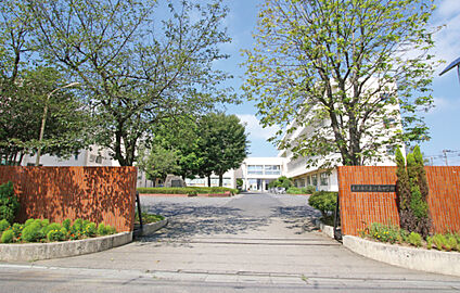 本庄南中学校 現地から1910m。(徒歩24分。)