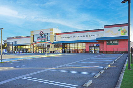 蜆塚中学校 現地から650m。(徒歩9分。)