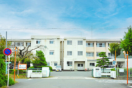 磐田市立城山中学校 現地から1400m～1410m。(徒歩18分。(最長))