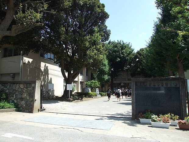 第二中学校（約1,700m）