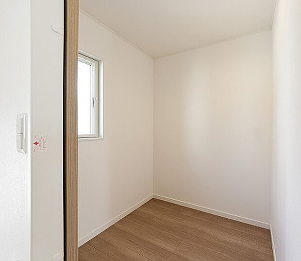 【ホール収納（イメージ画像）】２階ホールに収納スペースを設けタイミングを気にせずに家族みんなが使えます！※イメージの為実際と異なる場合があります。