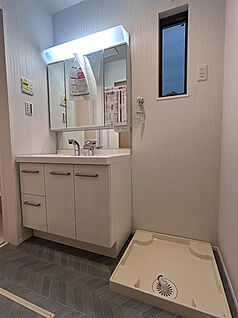 【一階洗面所】