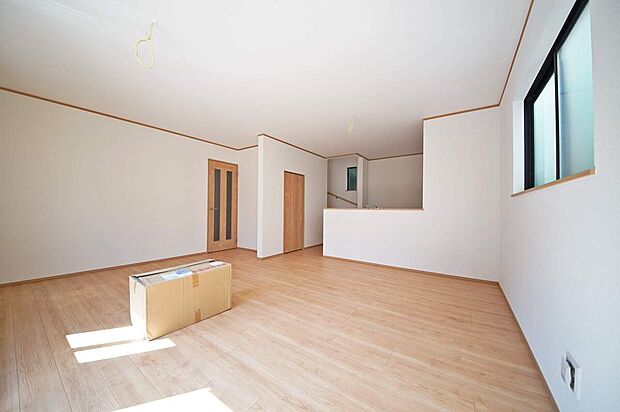 家族の自然な交流が生まれるリビングイン階段を配したLDK