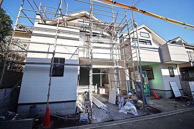 床暖房・LDK約20帖以上・リビングイン階段・食洗機・浄水器・浴室乾燥機・WICなど設備充実