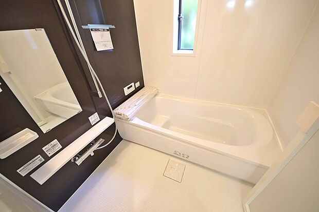 雨の日でもお洗濯物を乾かせる浴室乾燥機付きのバスルーム