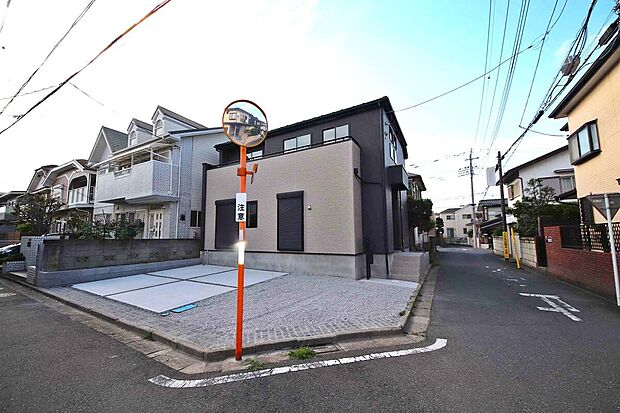 南東角地につき陽当たりと開放感良好・土地広々約38.9坪！ZEH水準の省エネ住宅