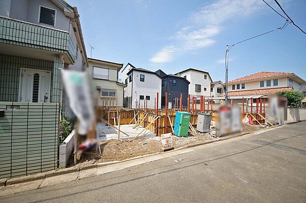 ZEH水準の省エネ住宅・人目を気にする事無く家族団らんを楽しめる2階LDK!吹抜けがあり開放感良好