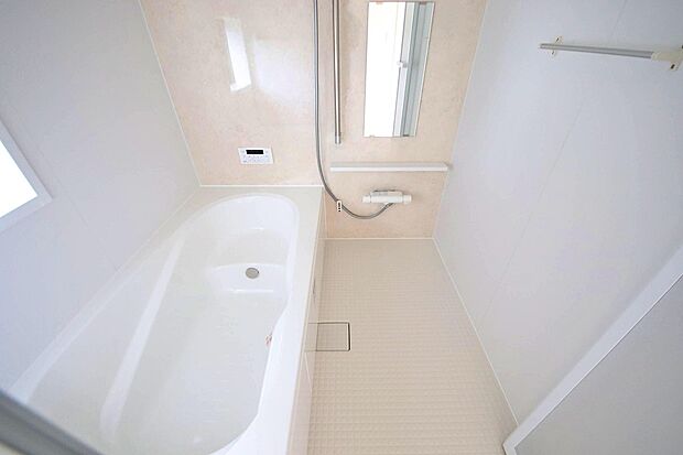 雨の日でもお洗濯物を乾かせる浴室乾燥機付きのバスルーム