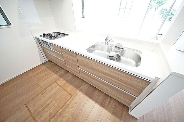 【キッチン】お料理中でも家族と会話が弾む対面タイプのキッチン