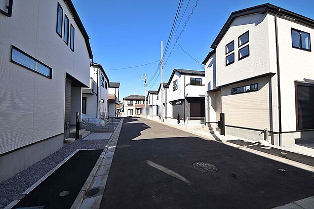 【外観】全棟敷地100m2以上、6m新設道路に面した開放的な街