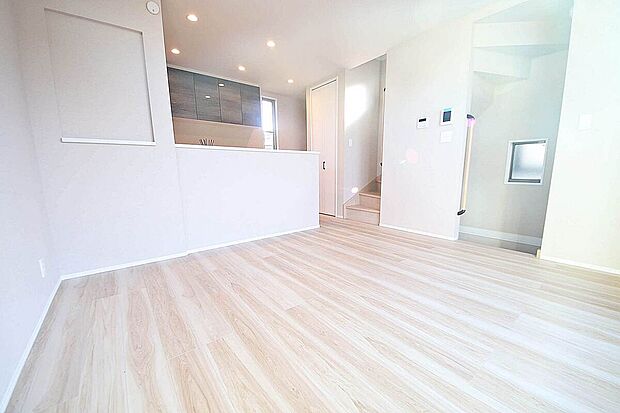 【リビング】家族のコミュニケーションを育むリビングイン階段がございます