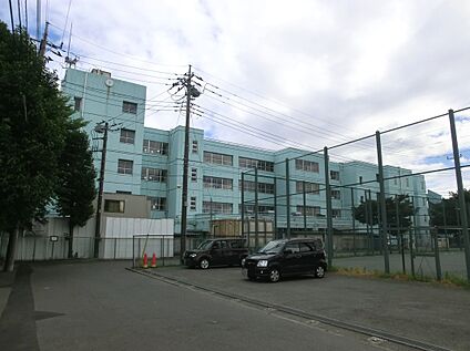 第五中学校 約1280m