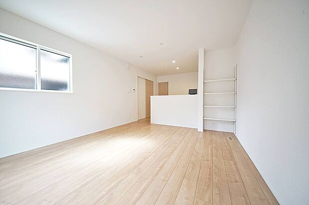 【リビング】ペアガラスのためお部屋の冷暖房効率が上がります