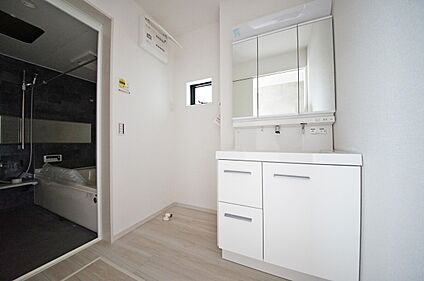 <2号棟・独立洗面台>
