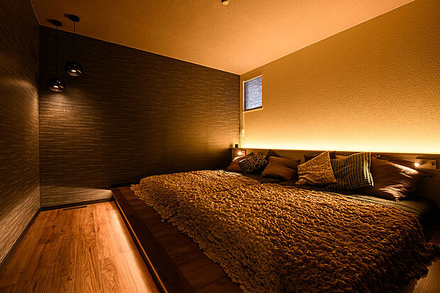 【【施工例／寝室】】主寝室はベッドを置いてもゆったりお過ごし頂けます