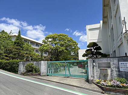 香芝市立下田小学校 1440ｍ(徒歩18分)