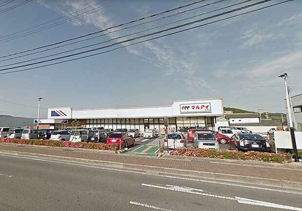 【徒歩圏内にスーパーが複数】低層住居専用地域ならではの落ち着いた環境ながら、マルアイ太子店まで徒歩約8分!複数のスーパーや飲食店、ホームセンターなどが徒歩10分圏内に揃い、買い物がしやすい立地です。